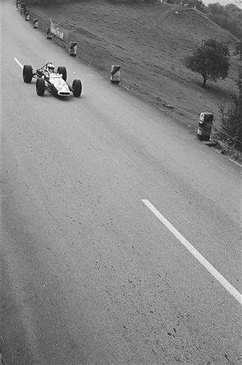 69 Buess Kurt Brabham BT 18 1594 ccm